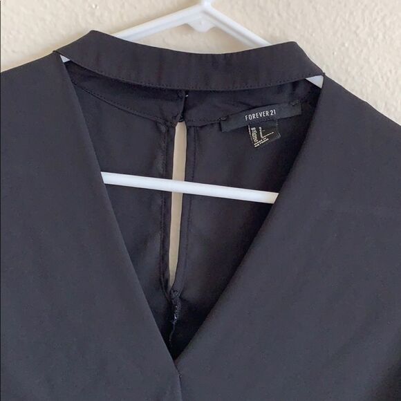 š¹4/$25Ā LongāSleeveāblackātop - Picture 2 of 6